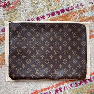 Louis Vuitton Etui Voyage MM Pouch